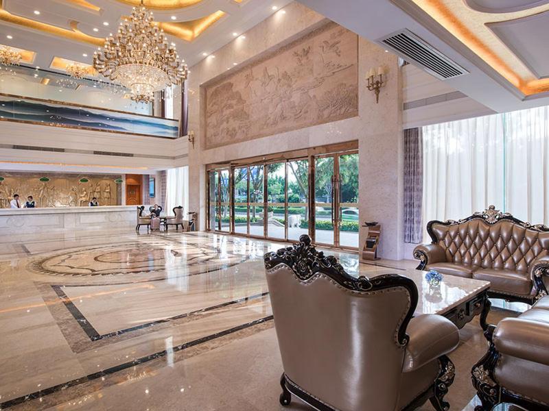 Vienna Hotel تشيوانتشو المظهر الخارجي الصورة